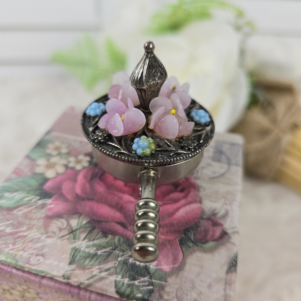Vintage Mini Trinket Box in the Shape of a Pan - Picture 5 of 15
